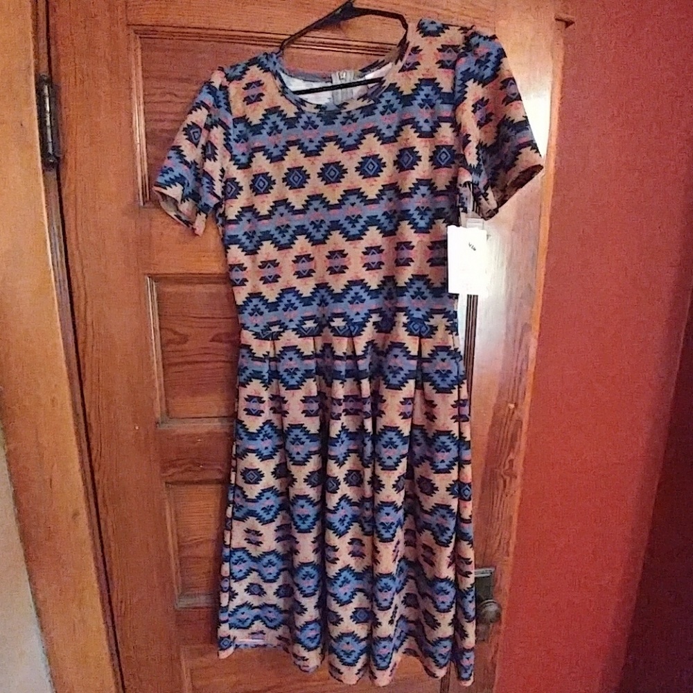 Lularoe Amelia